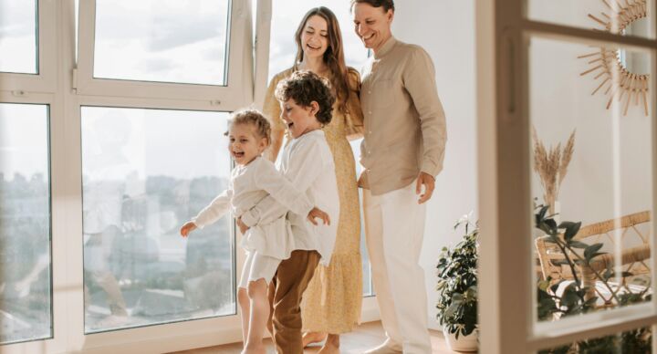 Illustratie bij: Hoe creëer je rust in huis als je kinderen hebt rondlopen?